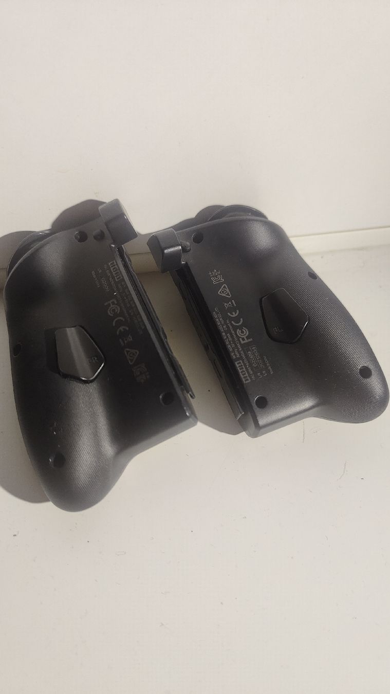 Controller: Seltene Hori Pac-Man Controller für Nintendo Switch - Top!! – Usato da La Tour de Peilz venduto da Dejobokin 1