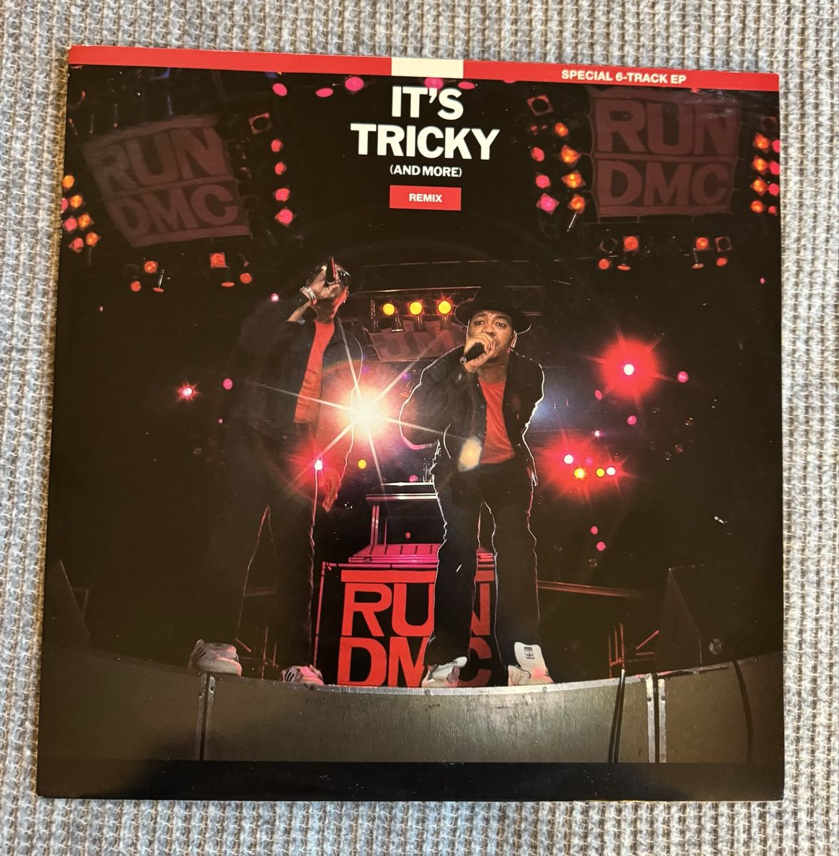 Dischi in vinile: Run DMC - It's Tricky (Remix) - 12" Maxi - 80s – Usato da Rorbas venduto da BlackstarRecords