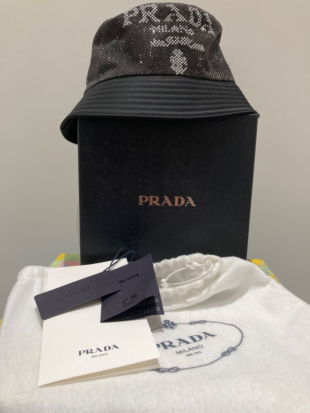 Prada Chapeaux, bonnets & casquettes: Prada HUT S - 57cm – D'occasion à Paradiso par Kayakara