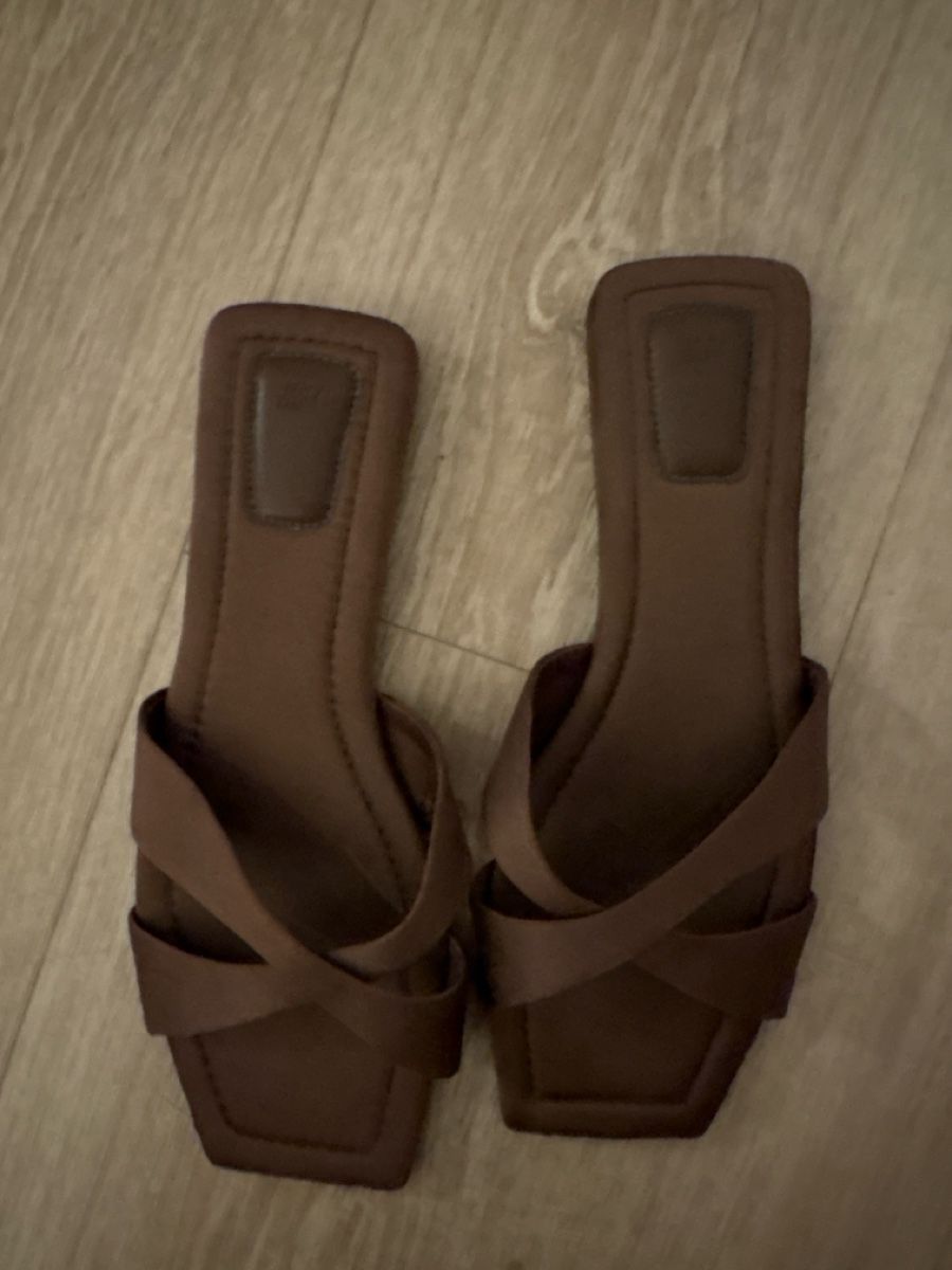 H&M Chaussures femmes: Sandalen H&M braun Grösse 42 – D'occasion à Bern par chr_d5tz