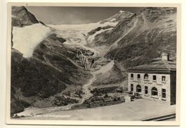ALP GRÜM Restaurant Berninabahn mit Palügletscher