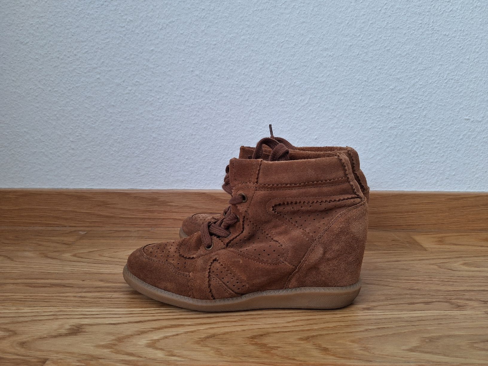 Scarpe da donna: Wildleder Sneaker-Wedges, Grösse 38 – Usato da Lyss venduto da _misa 3