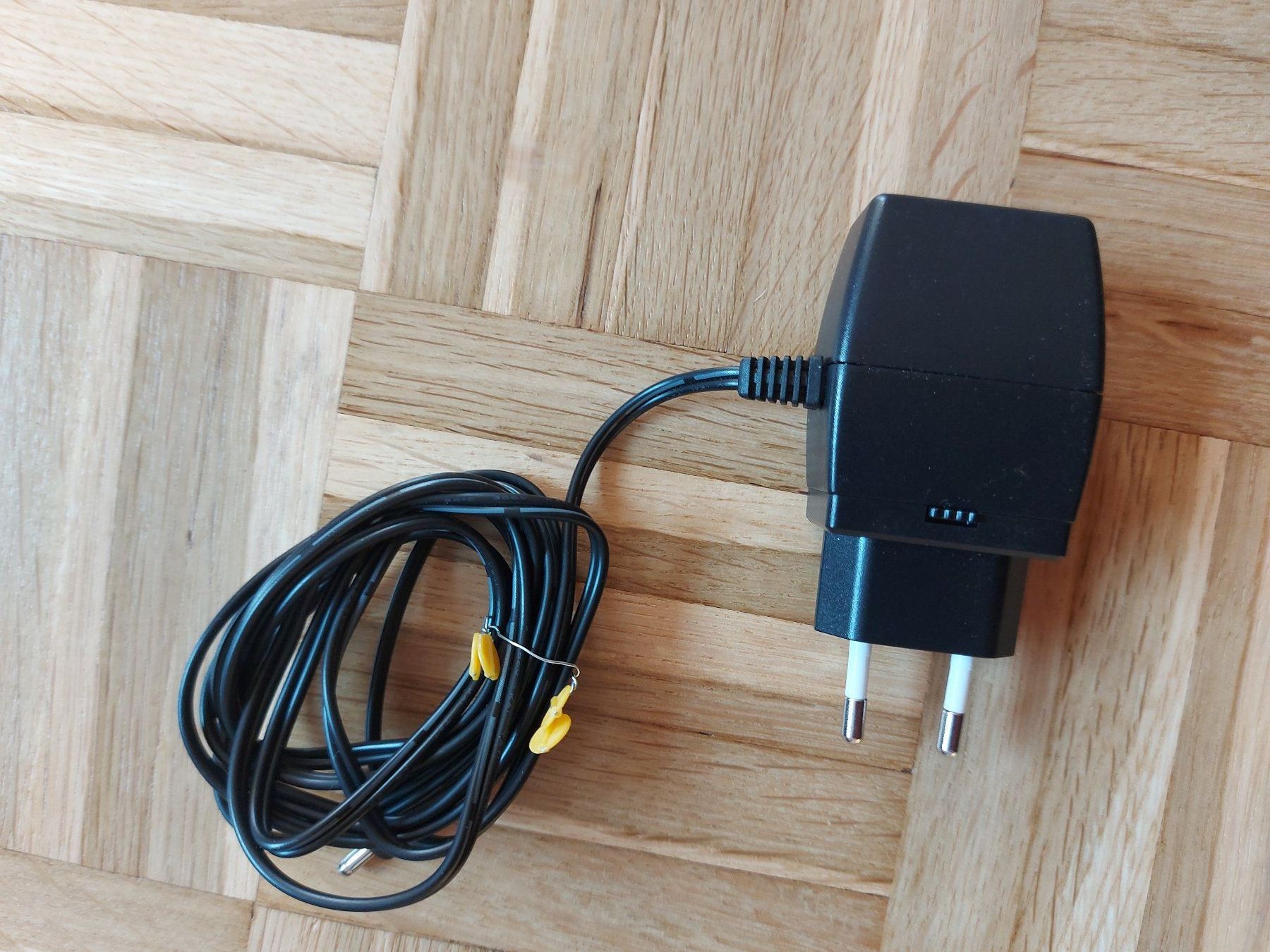 Caricabatterie: Accessoires pour chargeur solaire portable PowerMonkey – Usato da Aigle venduto da biscutelle 2