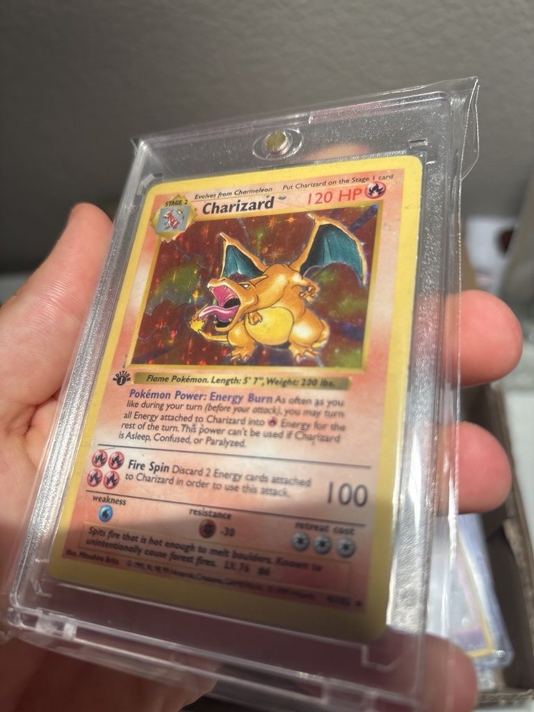 Pokémon Cartes à collectionner: Charizard shadowless 1st edition – D'occasion à Erlinsbach par cri_l7zw 2
