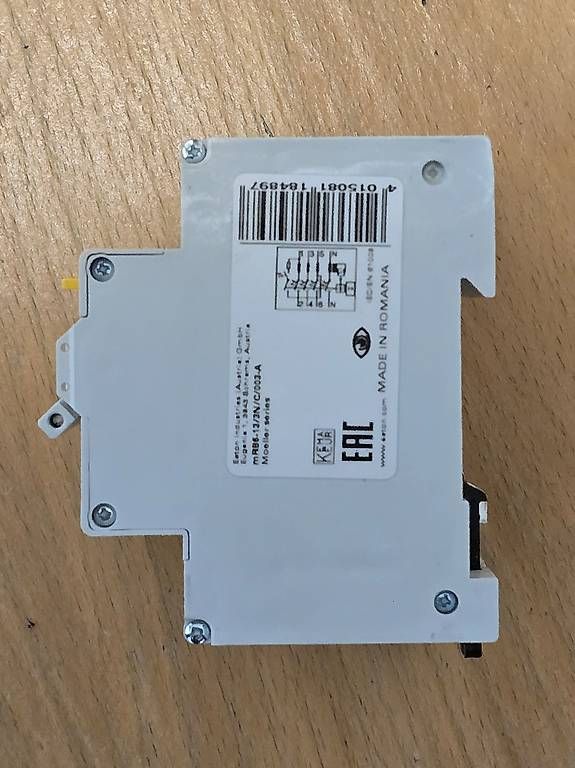 Eaton Interruttori: LS FI 4 Polig 30 mA C 13 Eaton – Usato da Hinwil venduto da Sinclar1 1