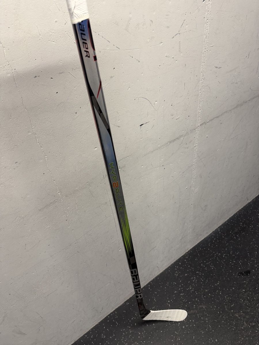 Bauer Crosses & Cannes: Gut erhaltene Eishockeystöcke CCM Trigger/ Hyper2Lite – Neuf (Voir description) à Zürich par tro_9tzw