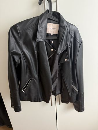 Only Carmakoma Kunstlederjacke schwarz Grösse 42 neuwertig
