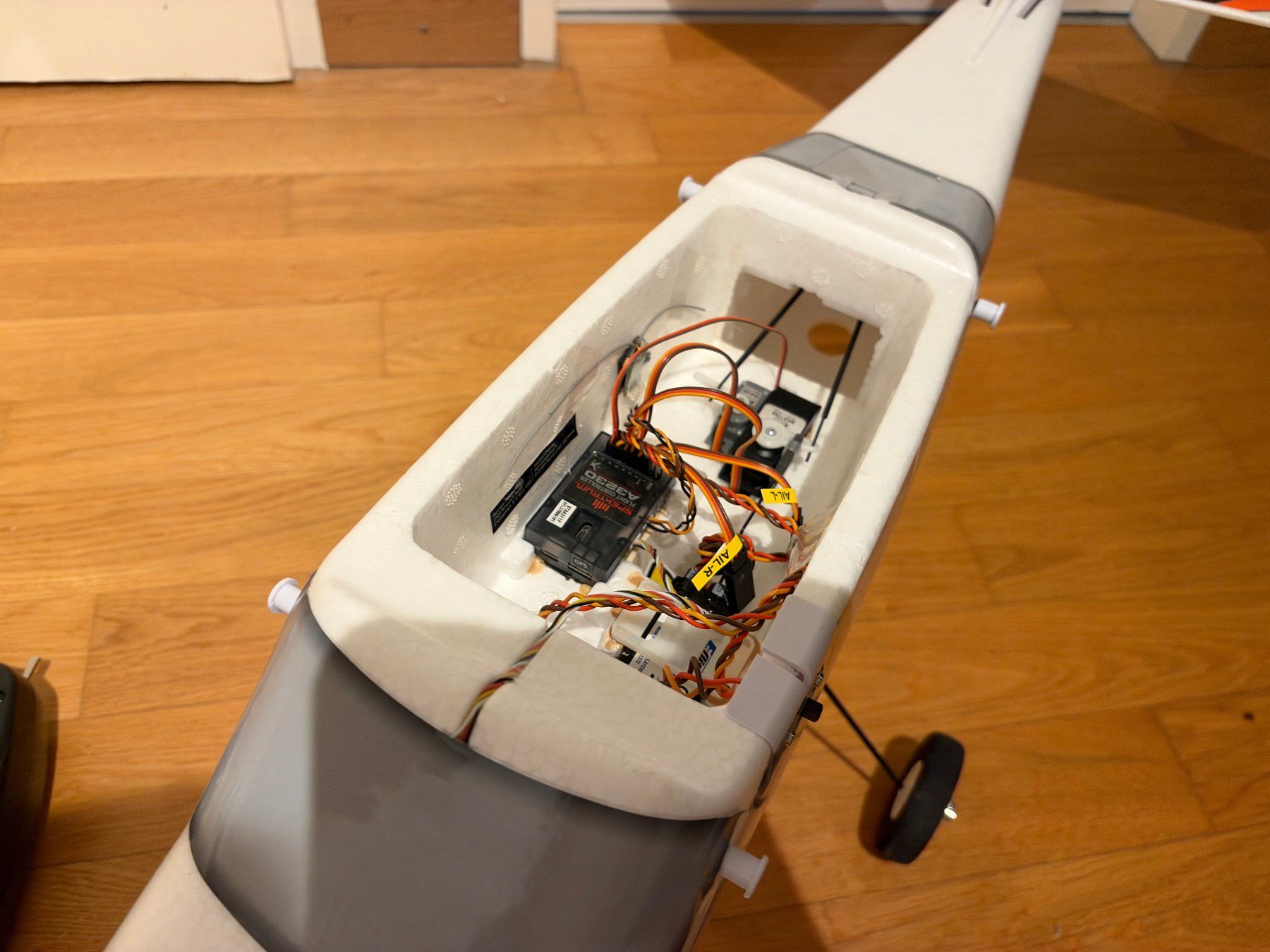 E-Flite Modellismo RC: E-flite Apprentice STS 1.5m RTF mit Akkus und Ladegerät – Usato da Bonstetten venduto da lin_fy7n 3
