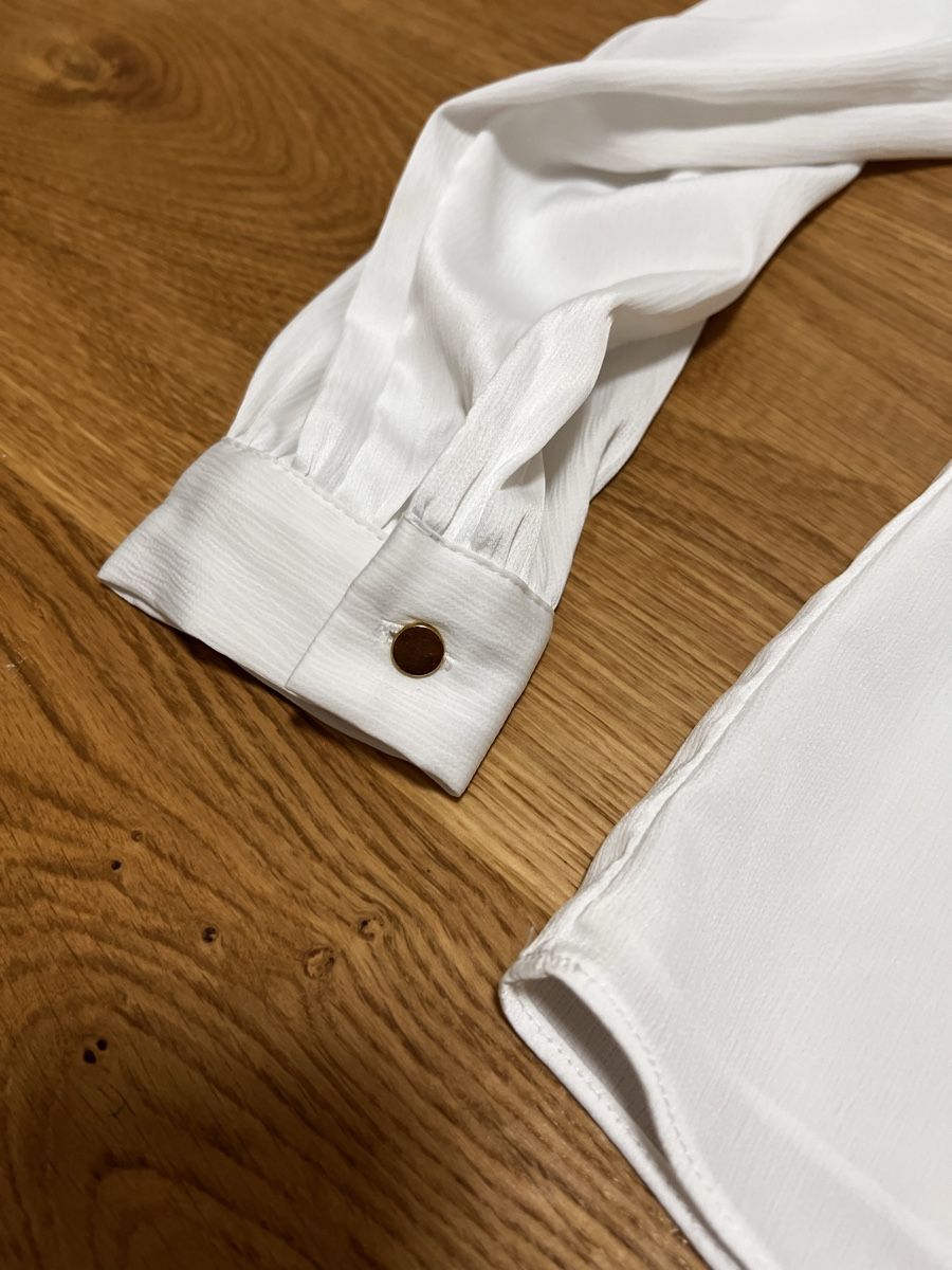 H&M Chemisiers: Bluse H&M / Grösse 38 – D'occasion à Escholzmatt par mel_58wh 1