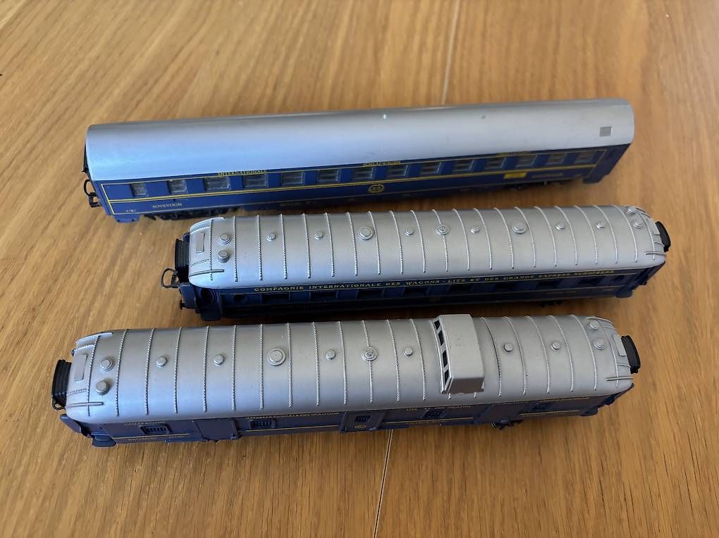 Lima Modelleisenbahnen: Lot de wagons de la marque lima – Gebraucht aus Orbe von car_8grw 4