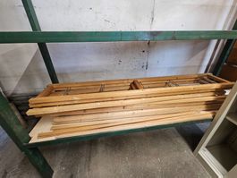 Holzregal