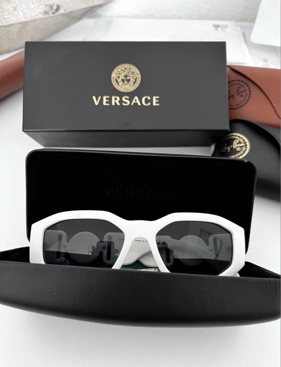 Versace Brillen & Gläser: Sun glasses white Versace – Gebraucht aus Stäfa von cri_822m