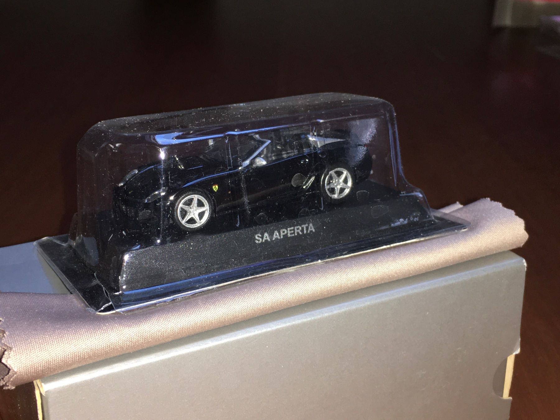 Ferrari Modellini d'auto: Ferrari SA Aperta 1/64 no Mini GT – Nuovo (secondo la descrizione) da Wohlen AG venduto da PrivatSammlung 3
