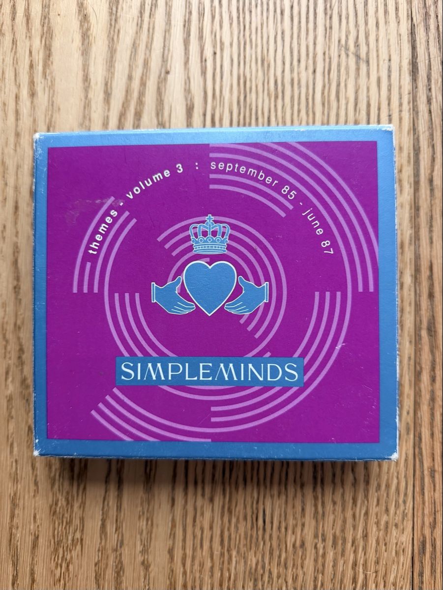 CD: SIMPLE MINDS: Themes - Vol. 3 CD-Boxset (5xCD) – Usato da Hünenberg venduto da Paddels