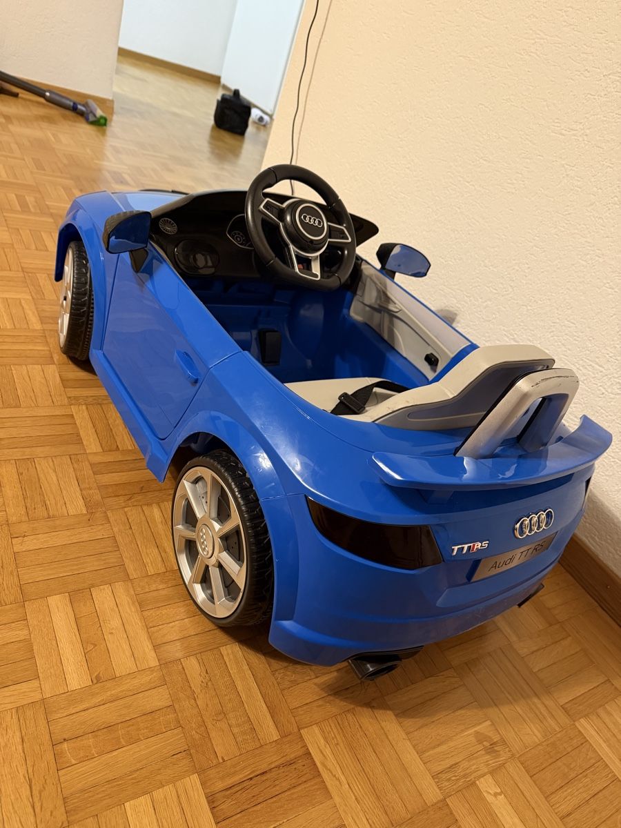 Veicoli per bambini: AudiTT RS Kinder Elektroauto blau – Usato da Schlieren venduto da adi_grp6 3