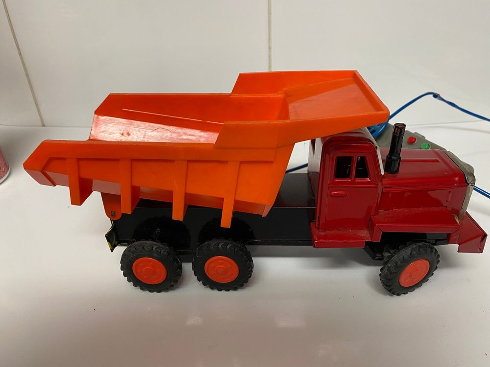 LKW Kipper Japan mit Fernbedienung teils def. 94 lesen 1