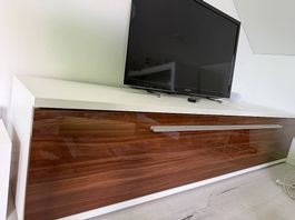 TV Lowboard Nussbaum Hochglanz 195x50cm gebraucht