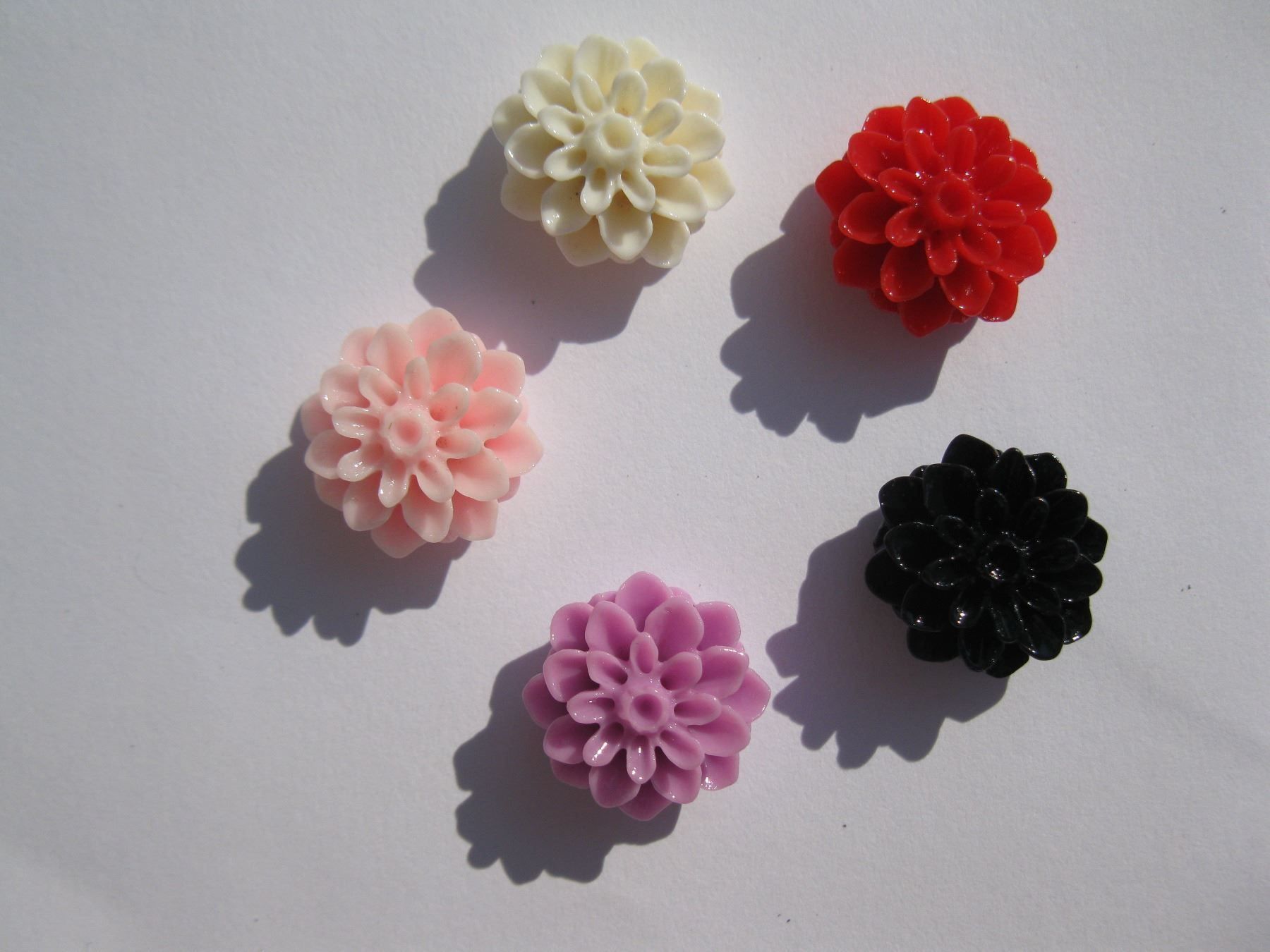 Alle Dekorationen: 10 Filigrane Deko Blumen 16mm, Mix – Neu und originalverpackt aus St. Margarethen TG von LuanaKa 2