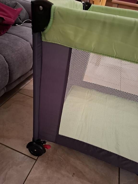 Lits: Lit de voyage pour bébé – D'occasion à Savagnier par Chrix65