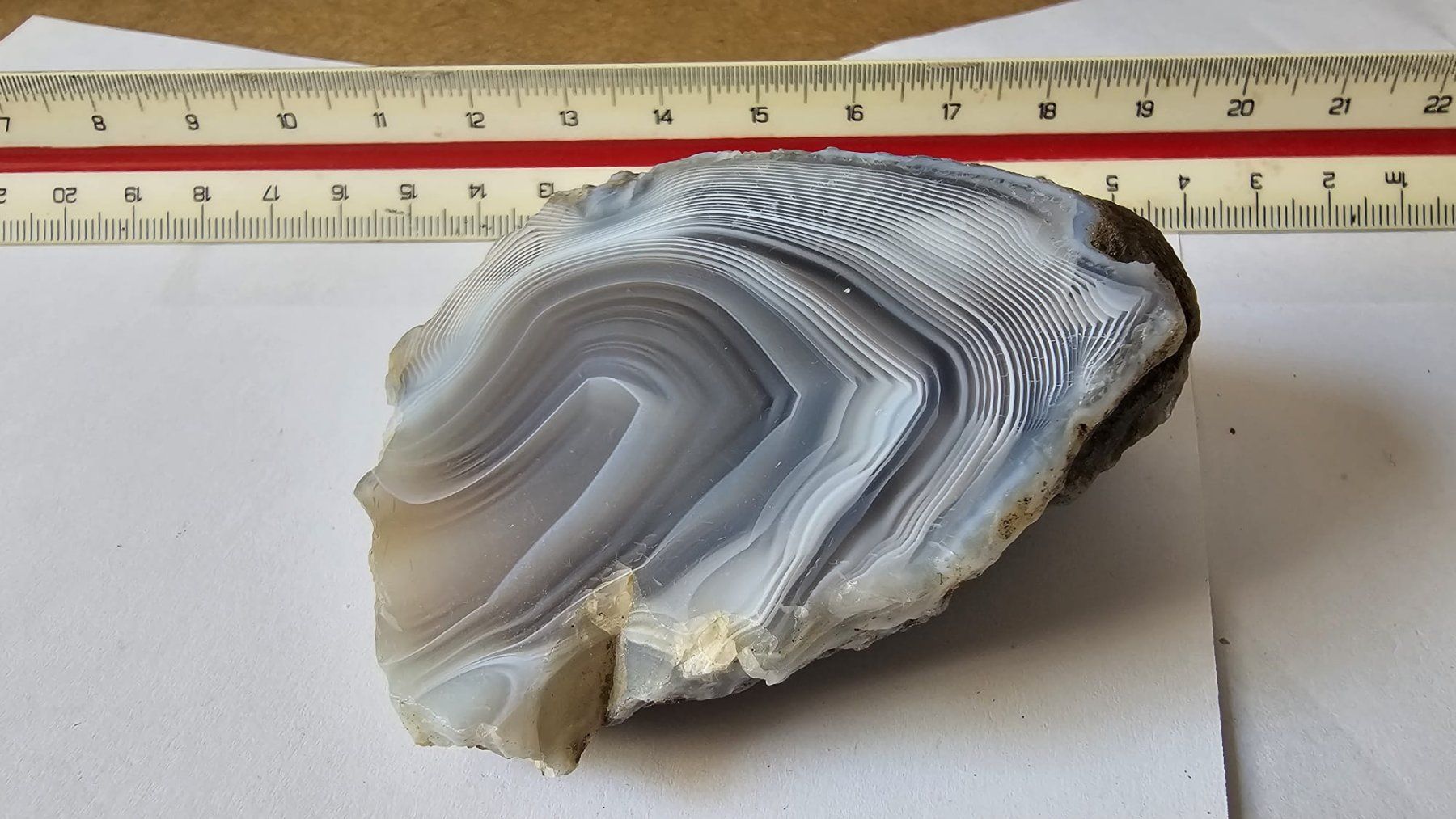 Mineralien & Heilsteine: Polished Grey Banded Agate Half Nodule – Gebraucht aus St-Légier-Chiésaz von nig_dk7p