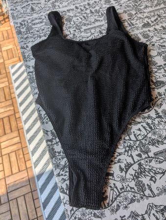 Badekleid schwarz neu