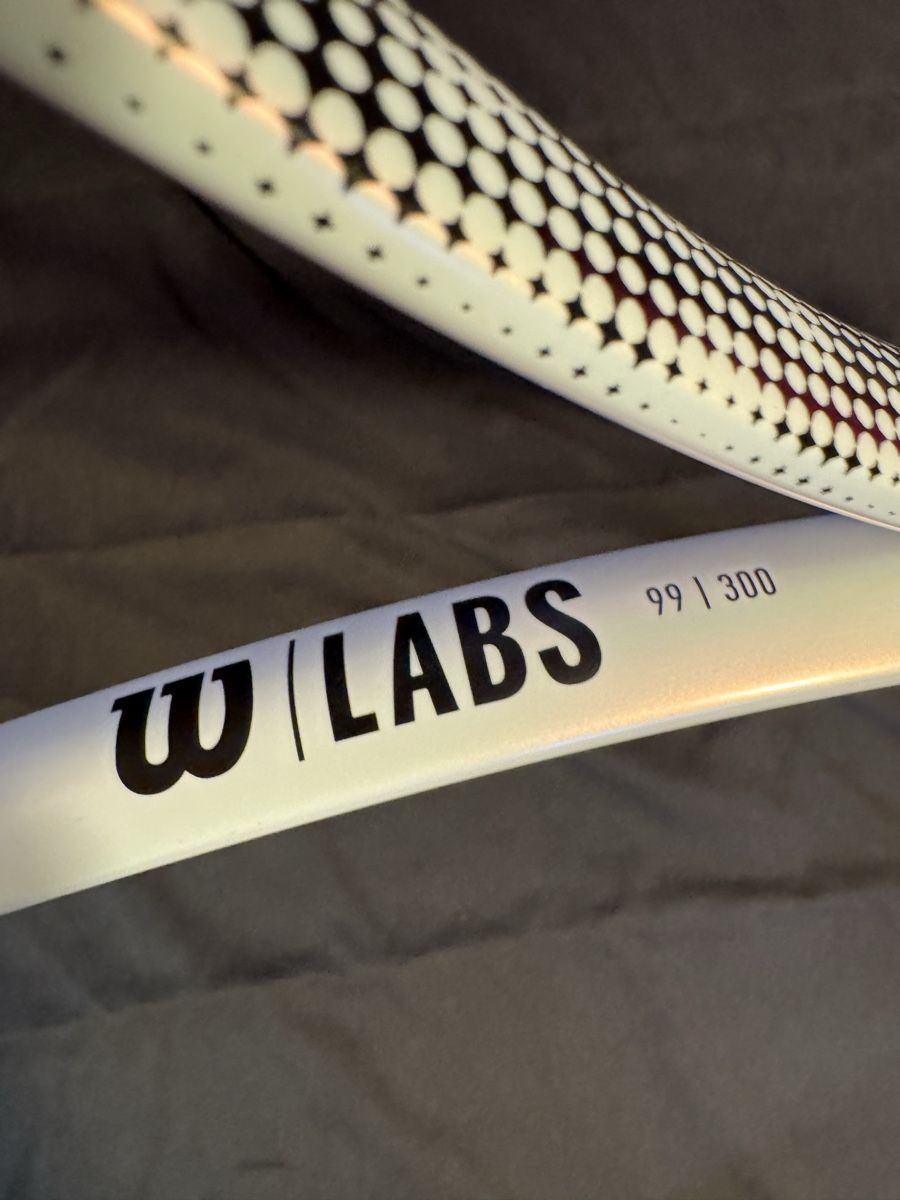 Wilson Racchette: Wilson SHIFT 300g, Griffgrösse 3 – Usato da Wettingen venduto da Chuljaa 2