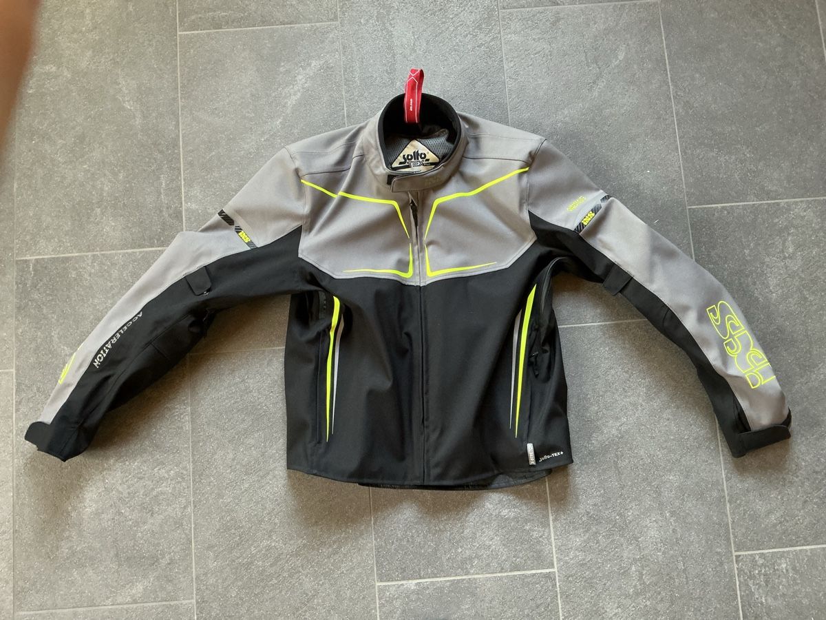 IXS Giacche: Sommer Motorradjacke IXS Neuwertig – Nuovo (secondo la descrizione) da Reisiswil venduto da uleibundgut