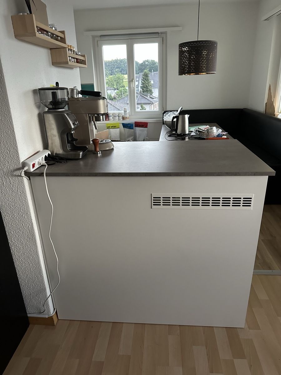 Equipement de magasin & Foires: Hochwertiger Korpus – D'occasion à Zufikon par nitoiv3 3