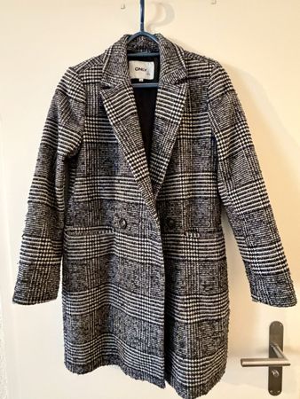 Manteau carreaux Only taille XS idéal pour l'automne!