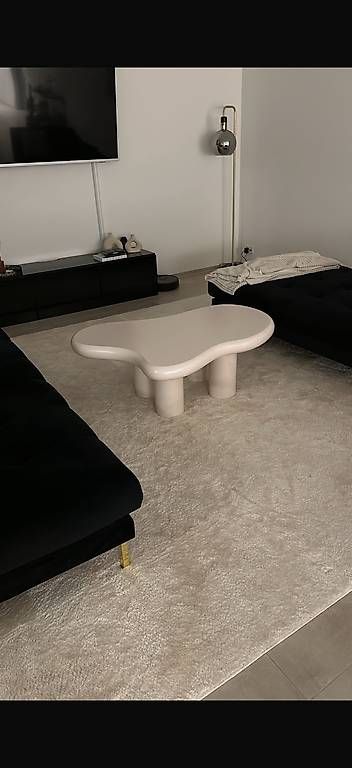 Tavoli: Couchtisch in Wolkenform Creme – Usato da Zürich venduto da Aisha-Mercedes