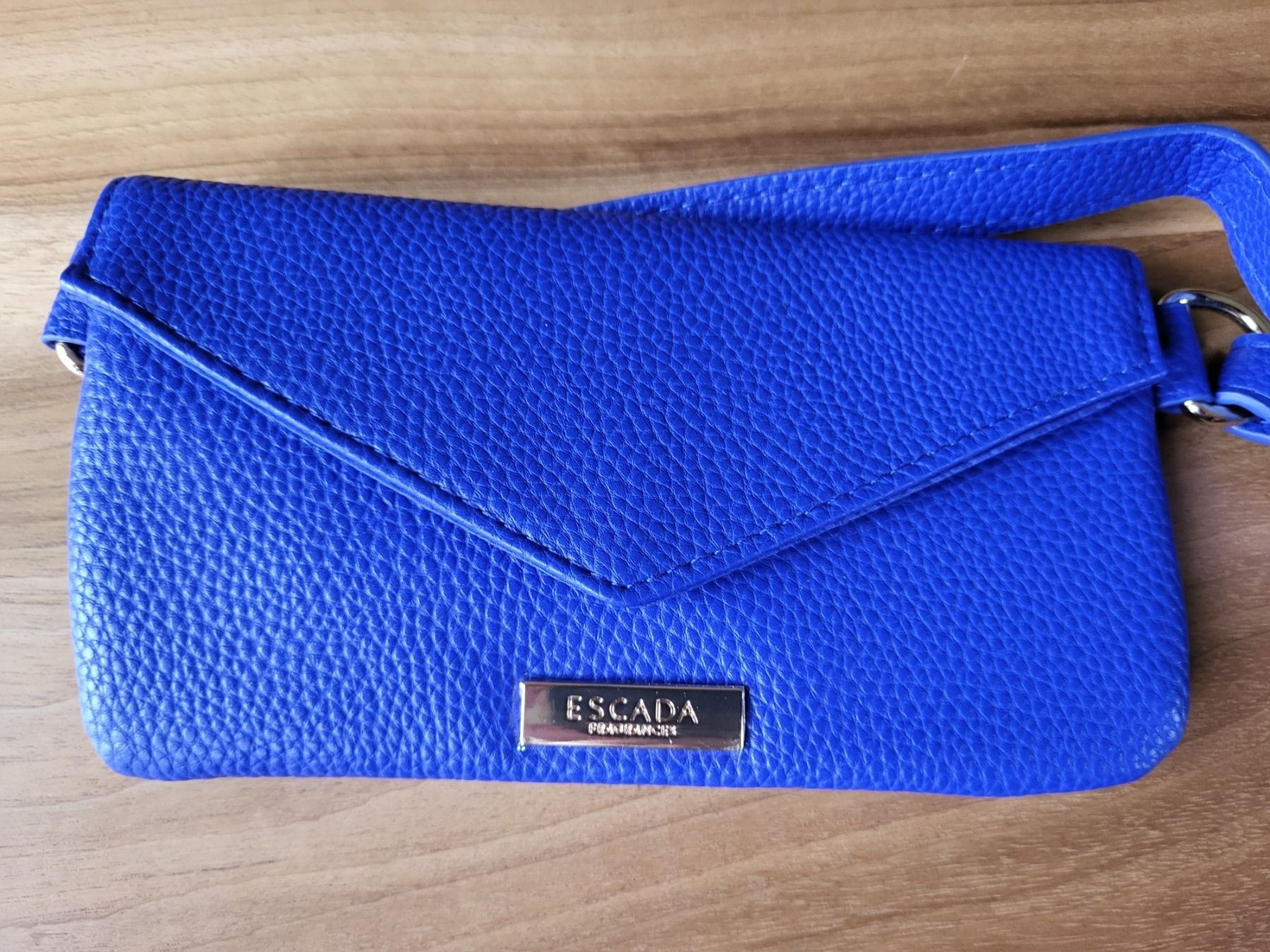 Escada Borse da donna: ESCADA mini Täschen, 23 gift, medium – Usato da St. Gallen venduto da nikolausraphael 2