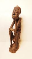 Die Skulptur stammt von einem einheimischen Stamm der Kenya