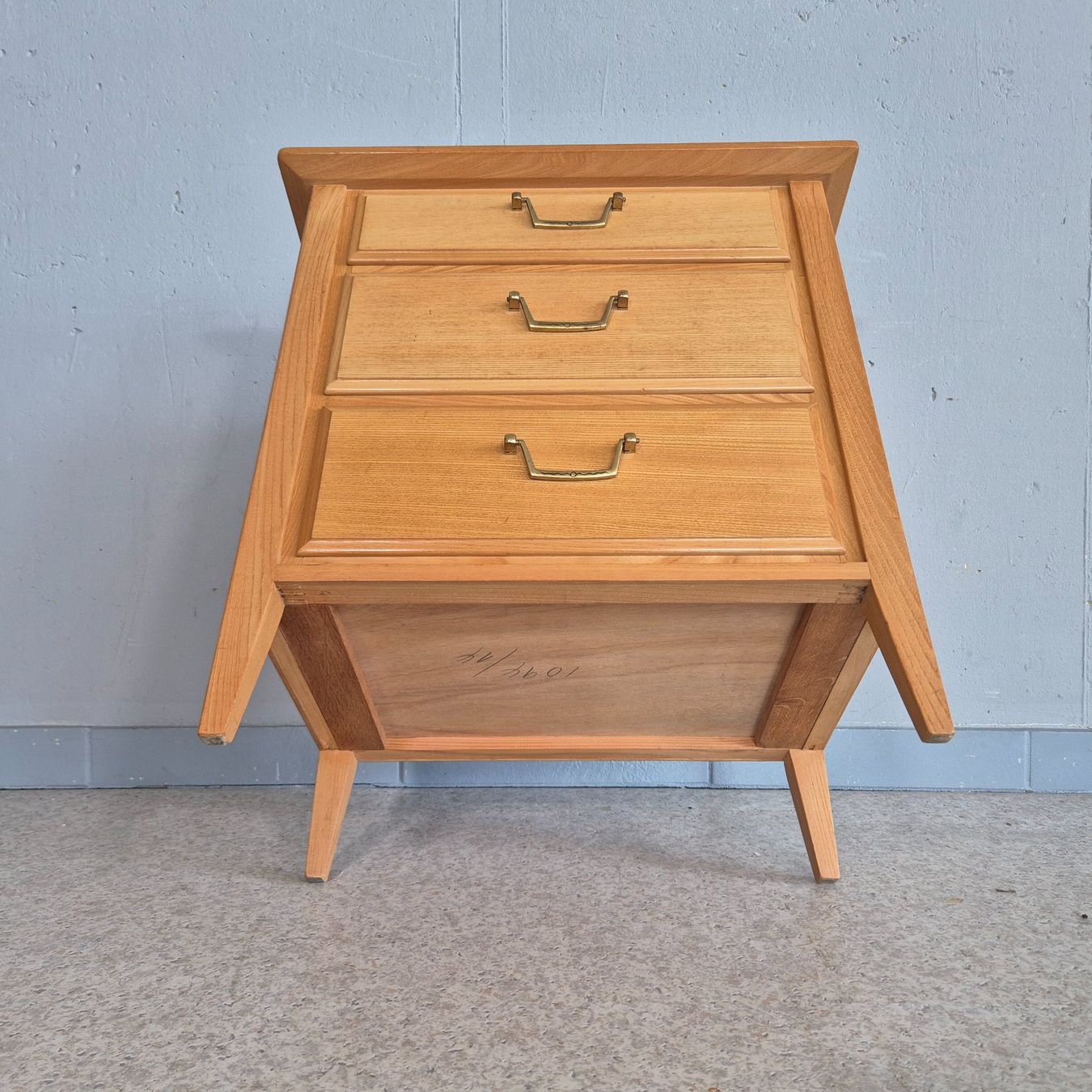 Tables de nuit: 60s Night-Stand Nachttisch Schubladenkommode Holz Kommode – D'occasion à Nottwil par Wondewa-Shop 5
