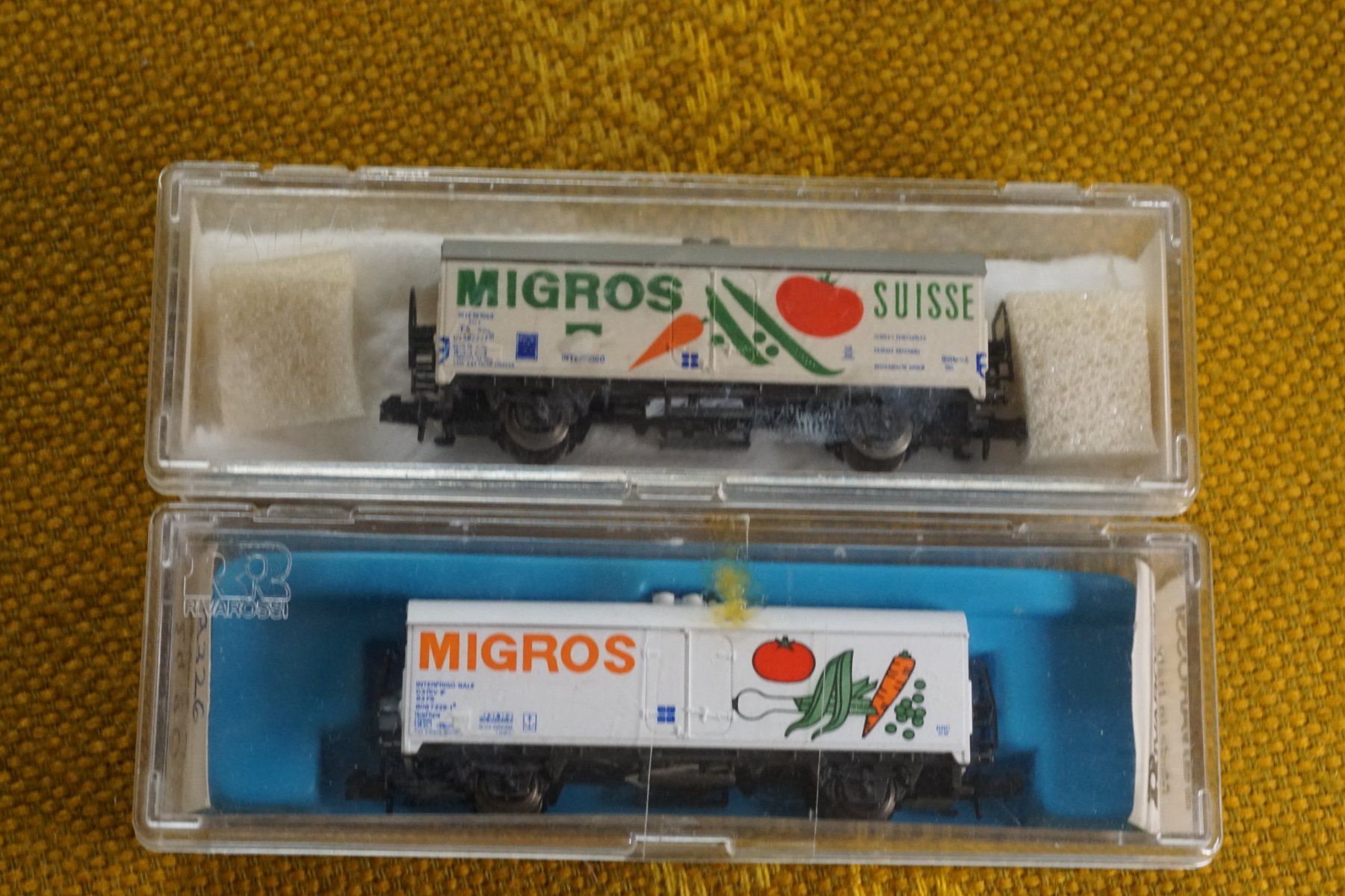 Modellini di ferrovie: 2 Stk. Güterwagen Migros Spur N – Usato da Gränichen venduto da iknow