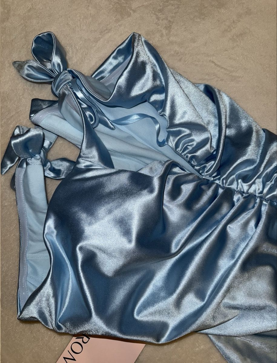 Kleider: Abendkleid Satin – Neu und originalverpackt aus Zürich von sabrina.gonc 1