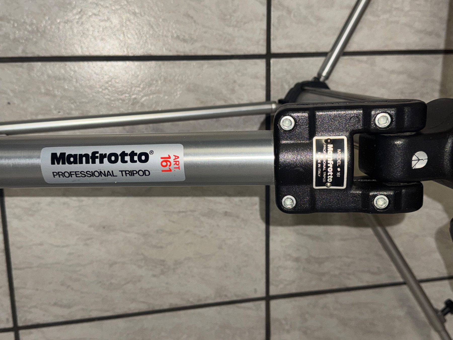 Manfrotto Treppiedi & Teste: Professionelle Manfrotto Stativ 161 und Kopf 160 – Usato da Kaiseraugst venduto da Drasa 4
