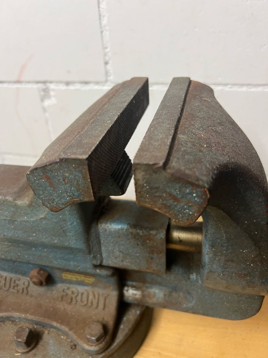 Tutti gli attrezzi: Heuer Front Schraubstock 150mm – Usato da Holziken venduto da 181281 4