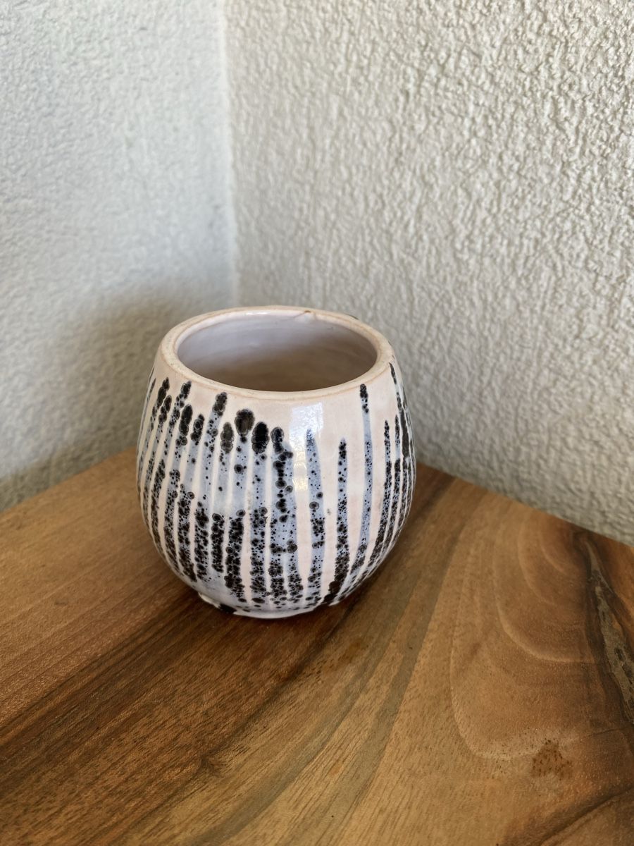 André Freymond Vasi & Recipienti: Vase von André Freymond , Höhe 7 cm – Usato da Zürich venduto da Padmanabhan
