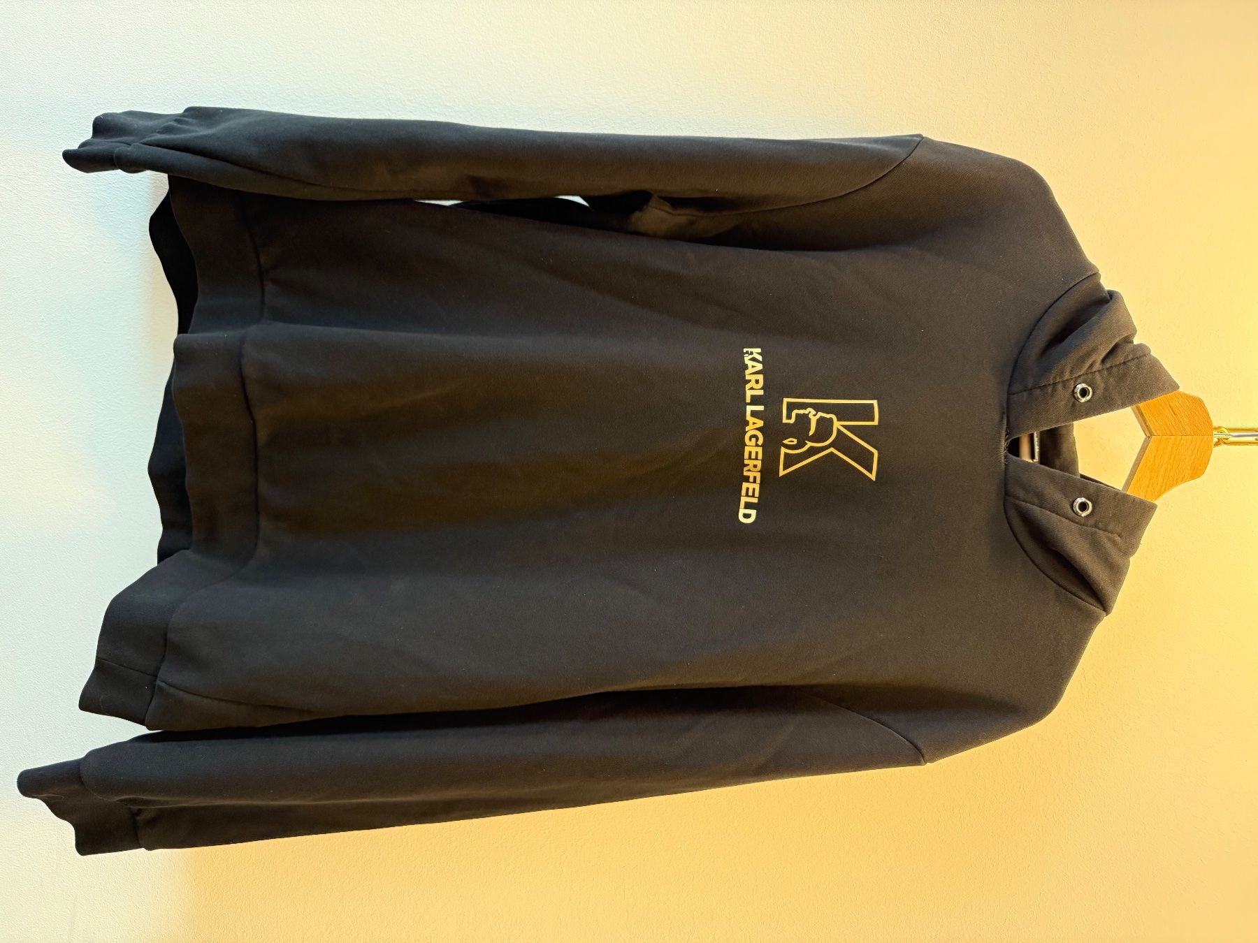 Karl Lagerfeld Maglioni & Felpe: KARL LAGERFELD Hoodie – Usato da Schlieren venduto da svenbaettig