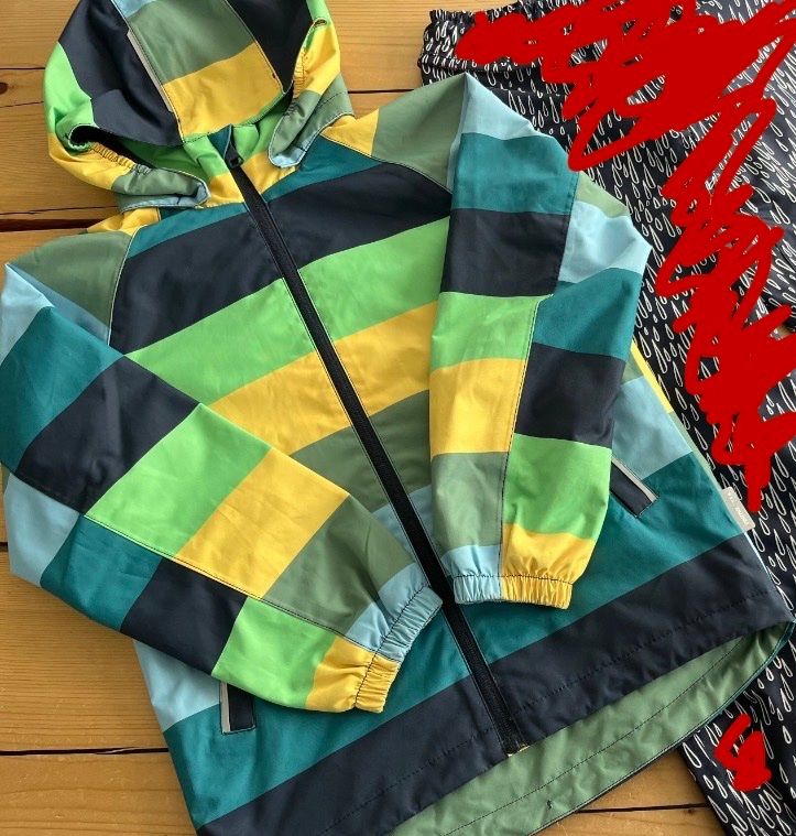 Reima Giacche & Cappotti: Reima Regenjacke / Jacke 128 +gratis Softshelljacke 134 – Usato da Davos Dorf venduto da AJRMBA 9