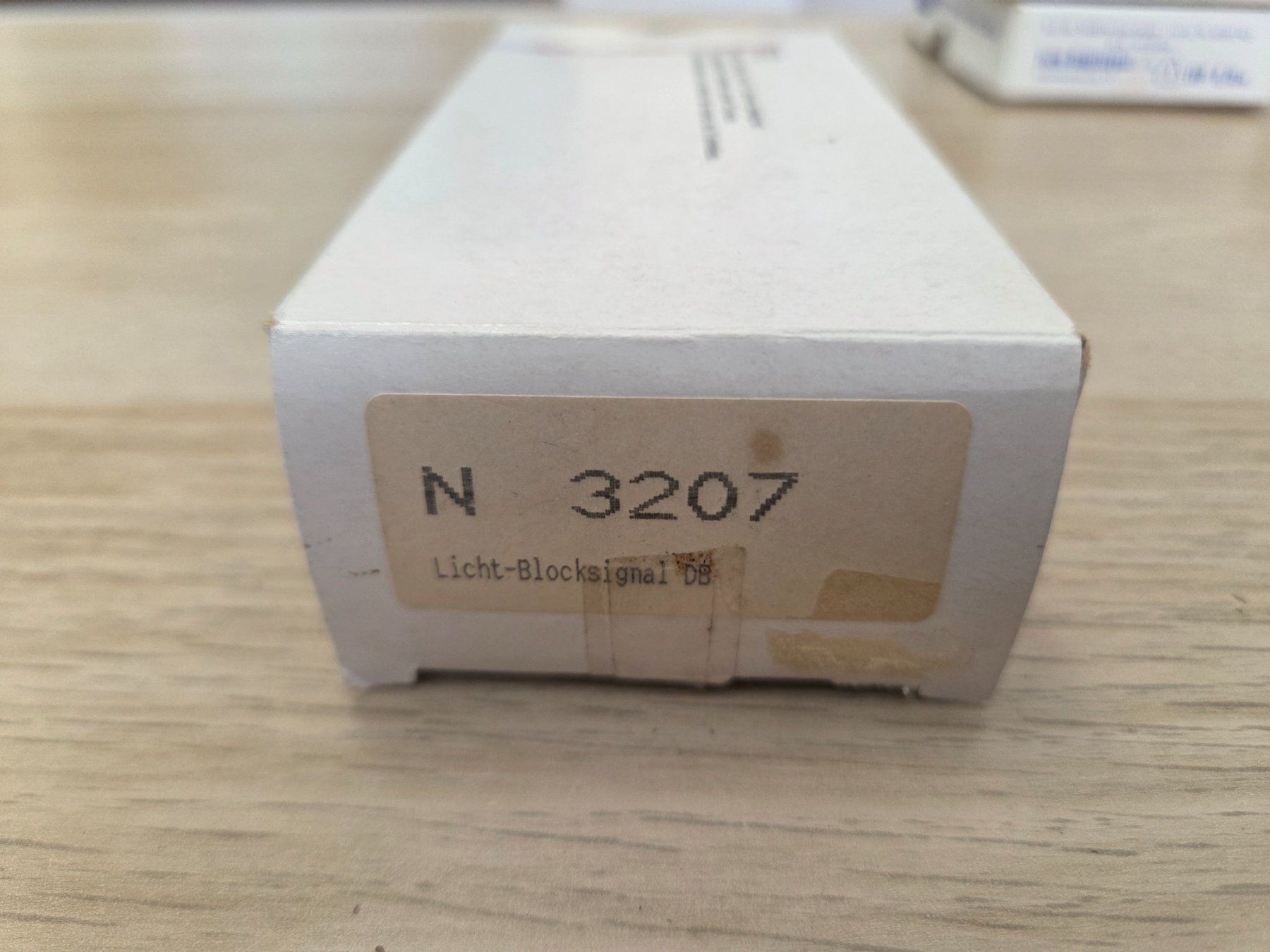 Modellini di ferrovie: Siba N 3207 Licht-Blocksignal – Nuovo e nell'imballaggio originale da St-Aubin-Sauges venduto da Lo_Go 3