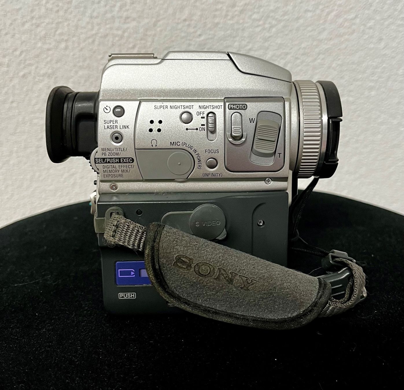 Sony Videocamere: SONY Digital Video Camera-Recorder – Usato da Zuchwil venduto da Speaker0 1