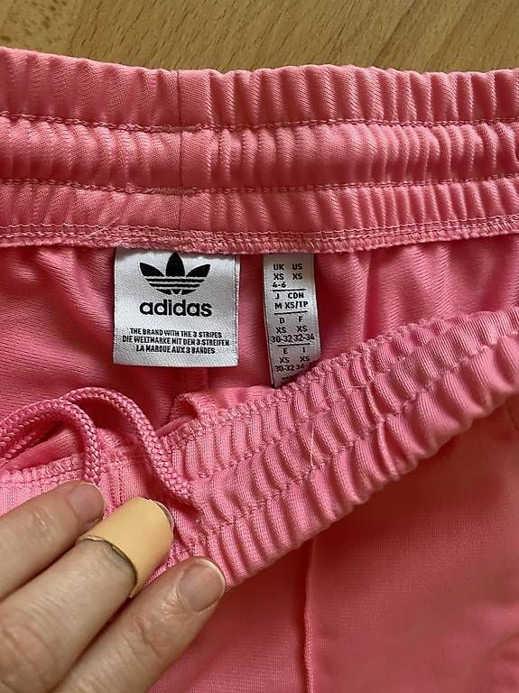 Adidas Hosen: Adidas Pink Trackpants Trainerhose XS – Gebraucht aus Bern von n-dine 1