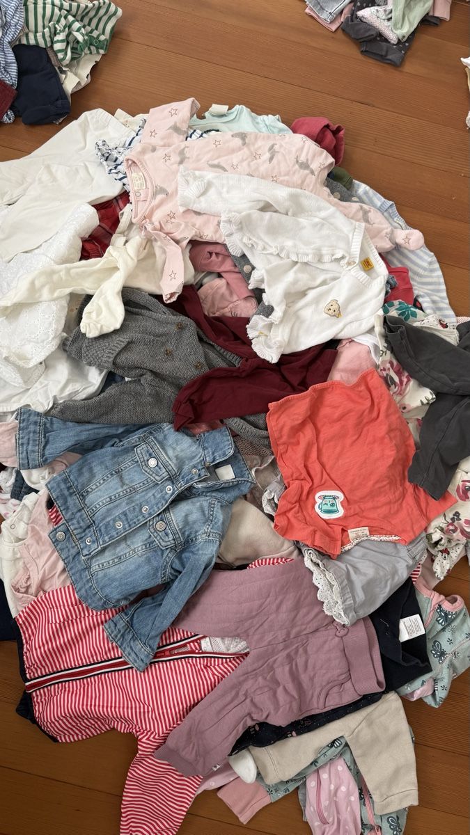 Lotti & Set di vestiti: Kleiderpaket Grösse 68 – Usato da Zürich venduto da Daniman