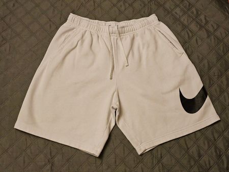 Nike Herren Shorts Gr. L  Sport- & Freizeitshorts guter Zust