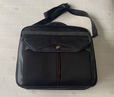 Laptop Tasche Marke Targus. 15 Zoll