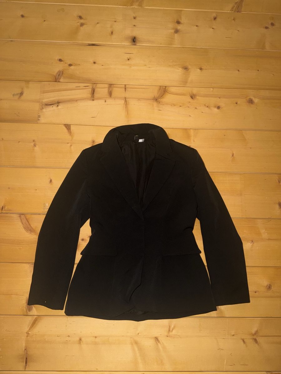 Jacken: Taillierter Blazer grösse M – Gebraucht aus Fräschels von Josydem