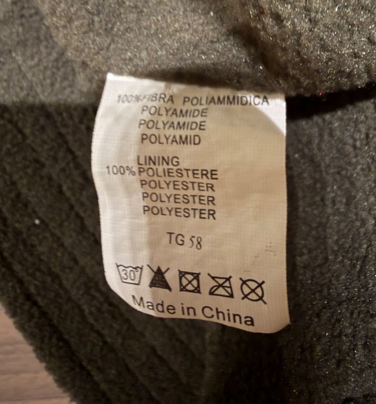 Copricapi, berretti & cappellini: Wendehut / Bucket Hat schwarz – Usato da Endingen venduto da chocosweet 3