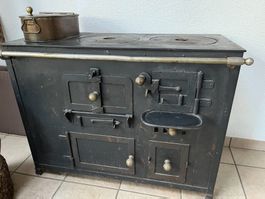 Alter Kochherd aus Gusseisen