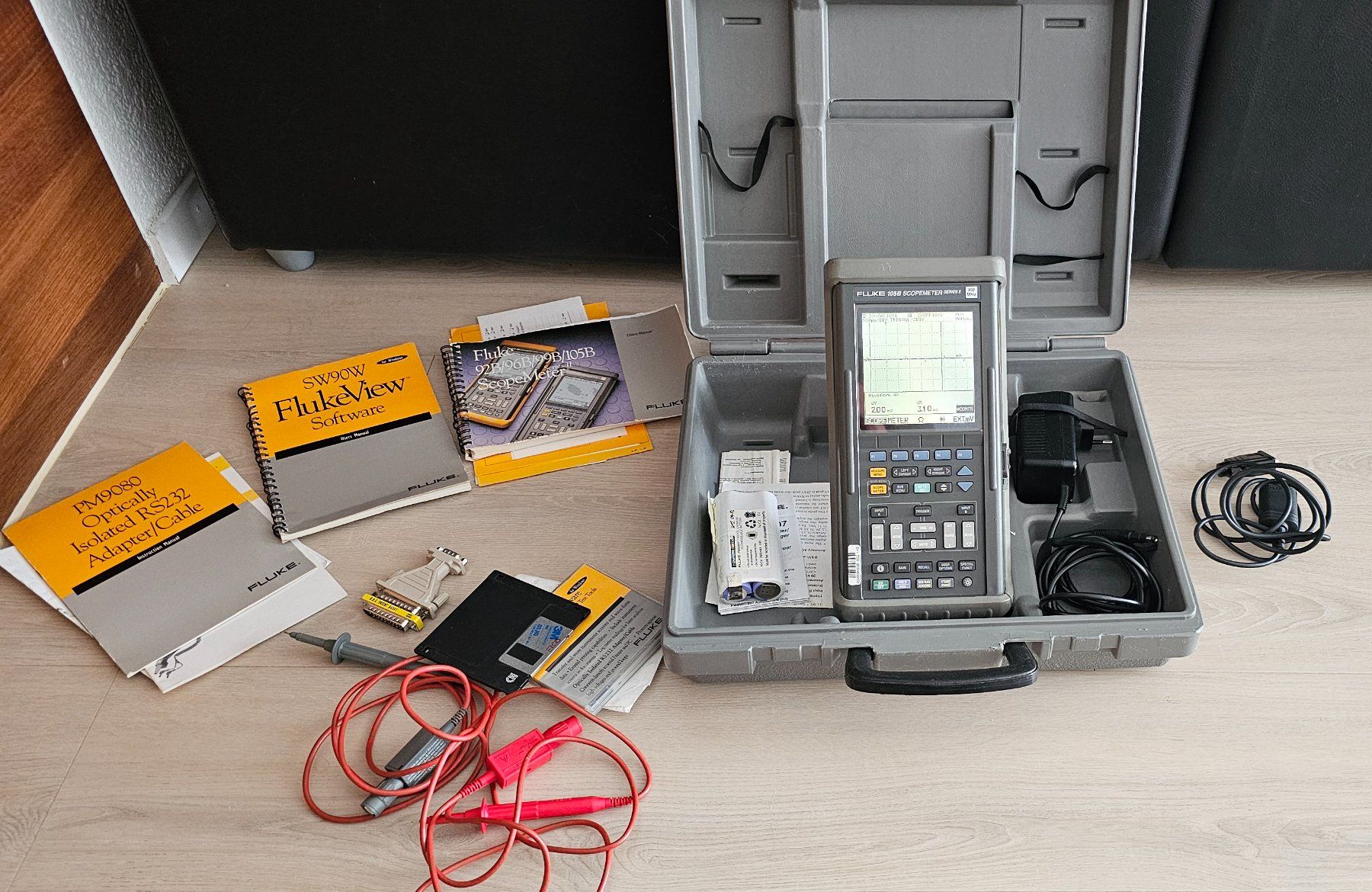 Fluke Misurare: Fluke 105b series II Scopemeter – Usato da Möriken AG venduto da kli_wn9m 1